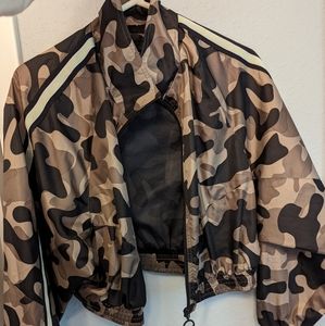 Cropped Blanc Noir Camo Wind Jacket
